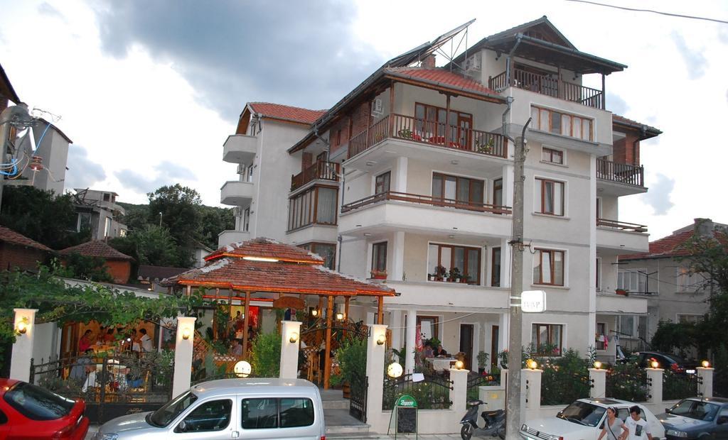 Guest House Lazur Obzor Buitenkant foto