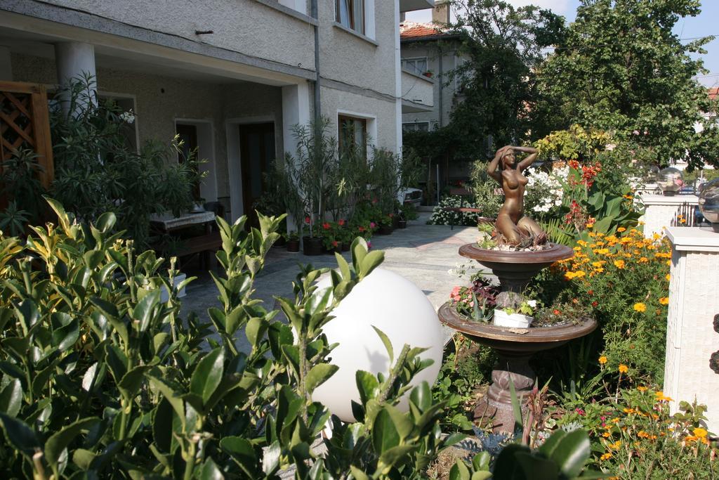 Guest House Lazur Obzor Buitenkant foto