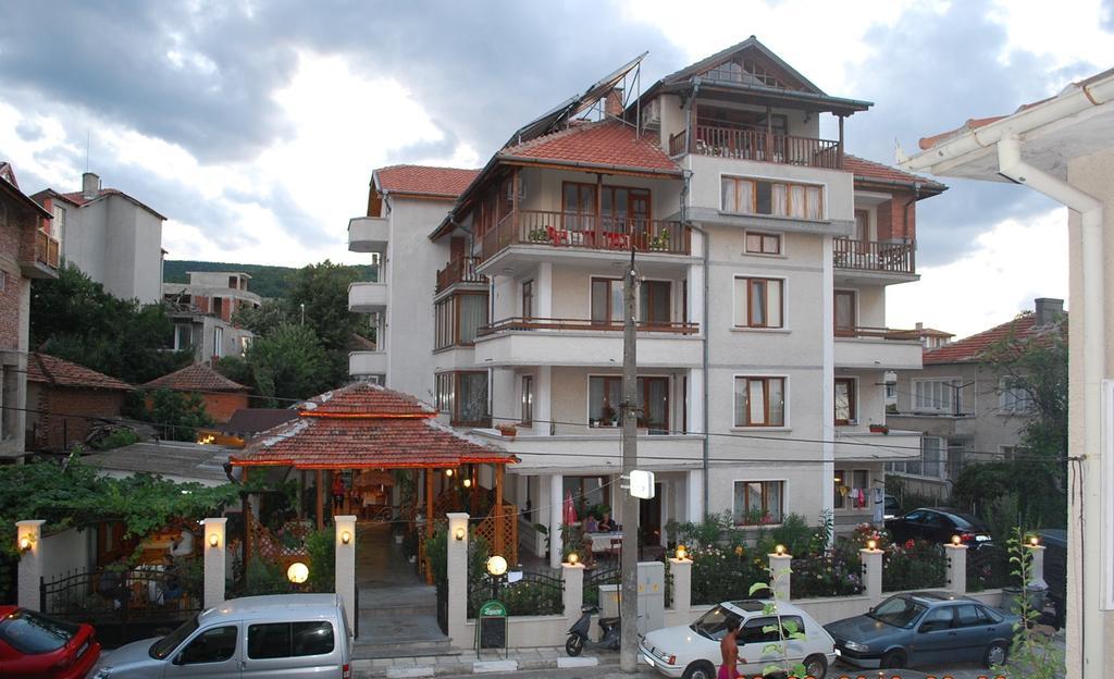 Guest House Lazur Obzor Buitenkant foto
