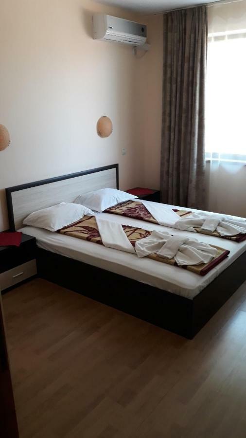 Guest House Lazur Obzor Buitenkant foto