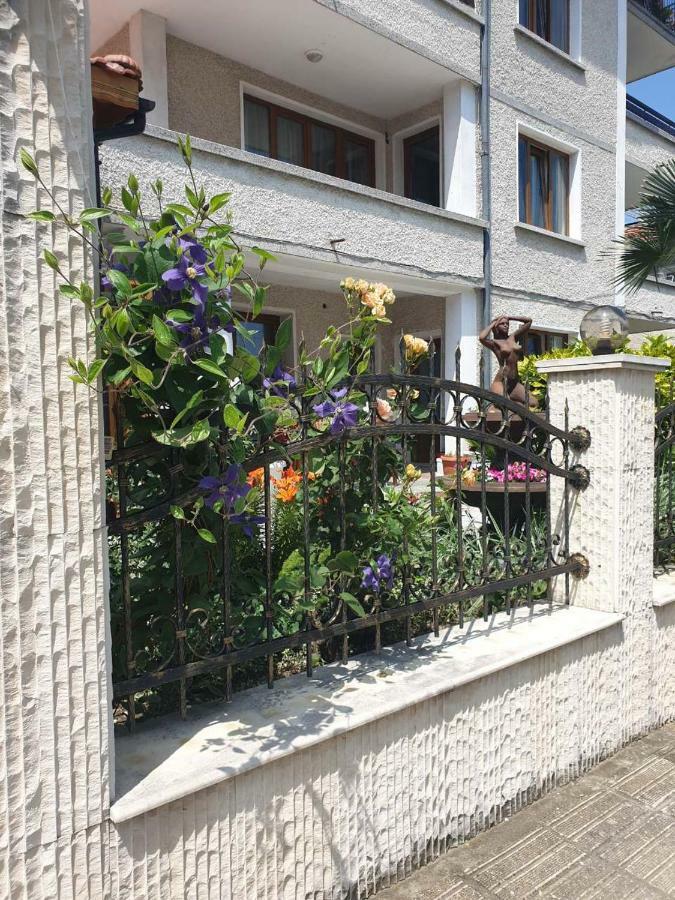 Guest House Lazur Obzor Buitenkant foto